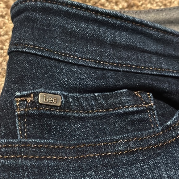 Like-new Lee Modern Series midrise fit dream skinny leg jeans (16 med) - Picture 7 of 11